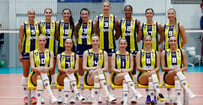 Ana Cristina Souza (số 12) cùng CLB Fenerbahce vô địch bóng chuyền nữ Thổ Nhĩ Kỳ mùa 2023-2024. Ngôi sao tuyển Brazil được bầu chọn là chủ công xuất sắc nhất giải đấu